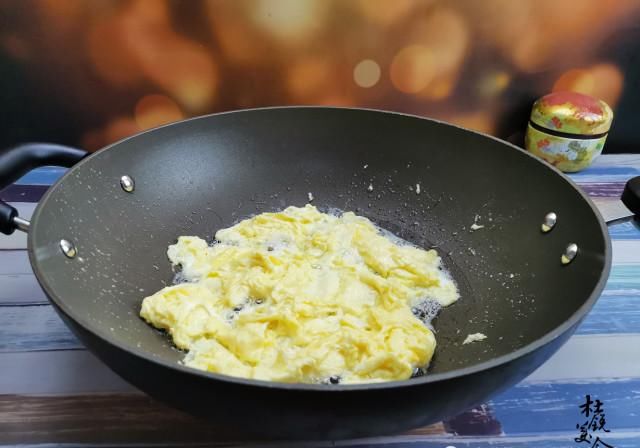  芹菜|1道菜，2种润肠食材，3大营养元素，快给血管肠子洗洗澡