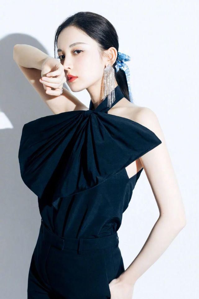  服装|关于流苏你知道多少？装点服装当配饰都好看，灵动精致的不得了