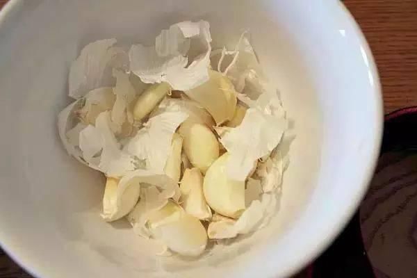  指甲|这样剥板栗，1秒钟剥一个，轻松剥壳还不伤指甲！
