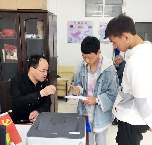 精准教学|理县建起“浙江班” 温宿架起“云课堂” 永康开设“云贵班” 精准帮扶 志智双扶 教育扶贫走出“智”富路
