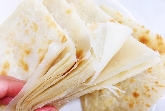  详细|家常烙大饼的方法松软筋道，凉了不硬千层大饼简单易学详细讲解