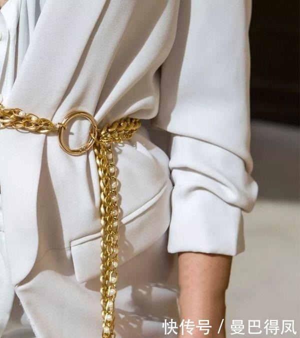 金链|“大金链”重回时尚巅峰!配上它洋气又吸睛,时尚达人都爱不释手