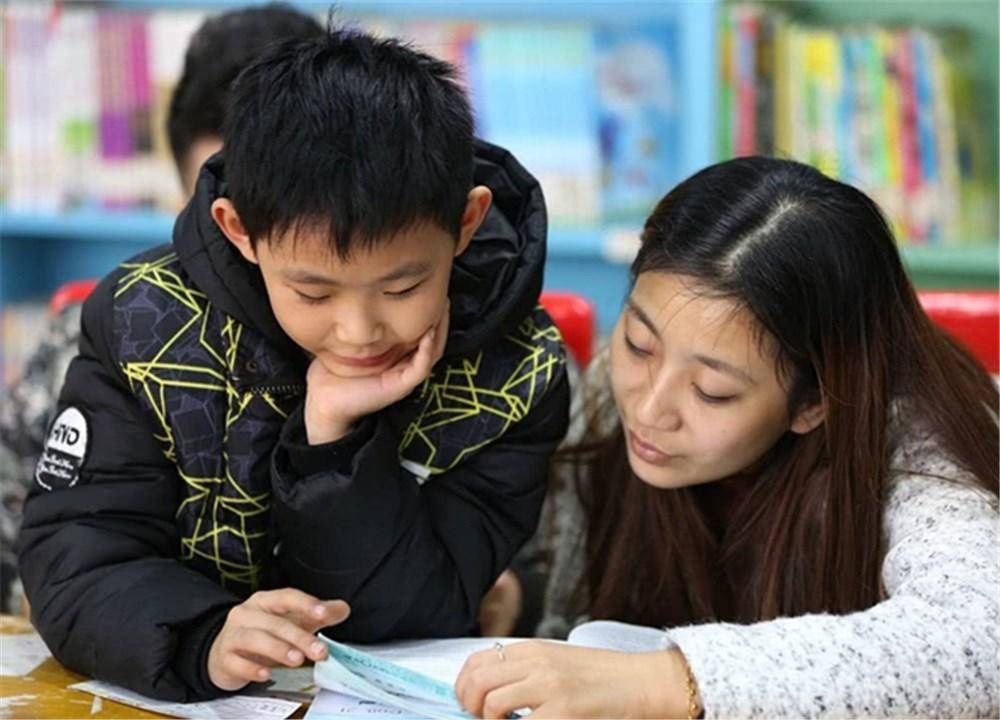 孩子|别再用“你真棒”夸奖孩子，夸奖有6个要点，聪明家长学起来