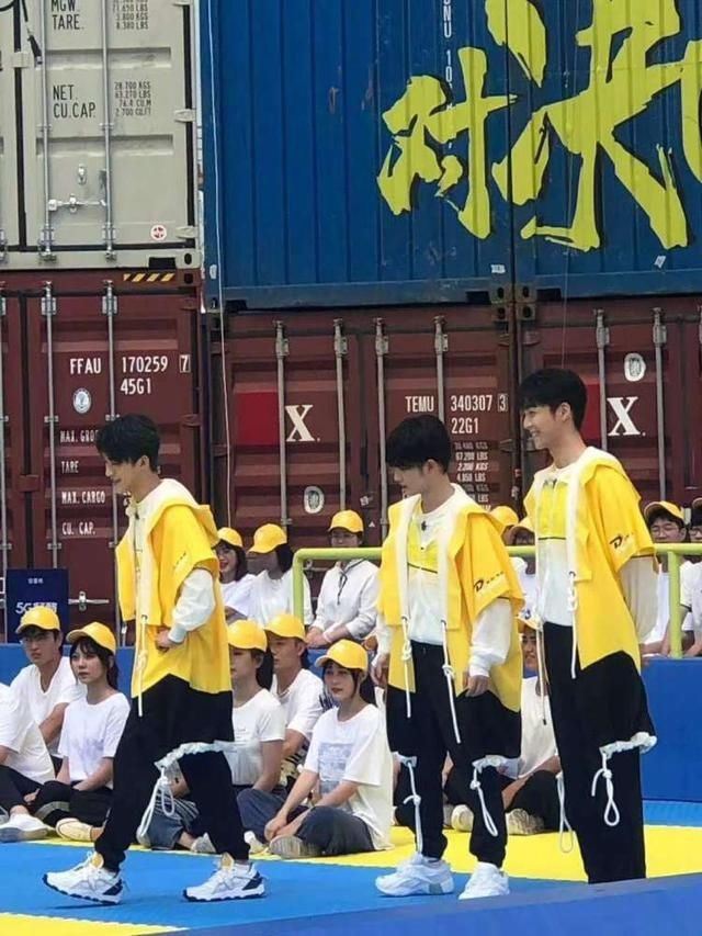  录制|高清图！在青录制跑男的蔡徐坤、周震南……粉丝快来收