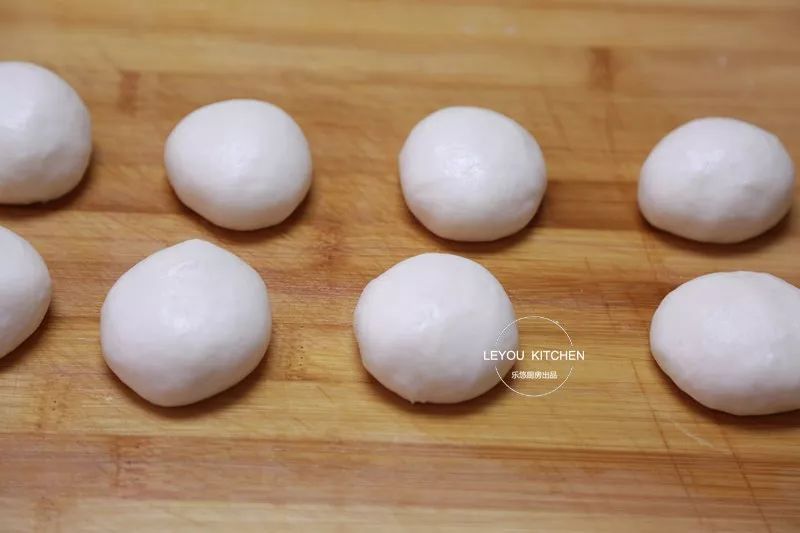 静置|在家做馅饼,和面很重要,照着做馅饼皮薄馅大,放凉了也软软的