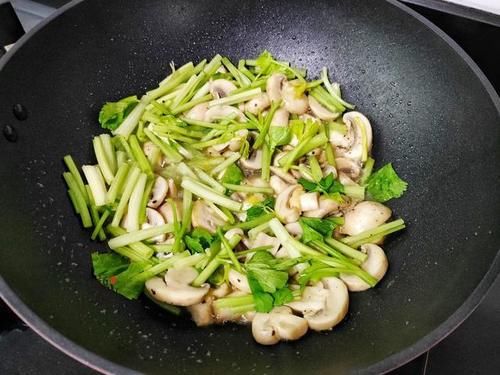 食材|夏天最应该吃的一个菜,5块钱一斤,清爽可口又营养,全家都喜欢