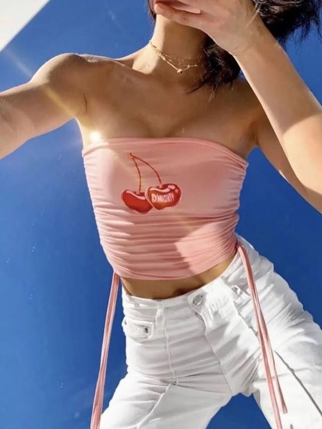 换装|唱出换装神曲《Maria》的华莎，穿衣到底有多百变？