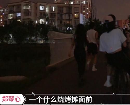  信号|《心动的信号3》男2与男3抢着宠女3，女2：我好多余！