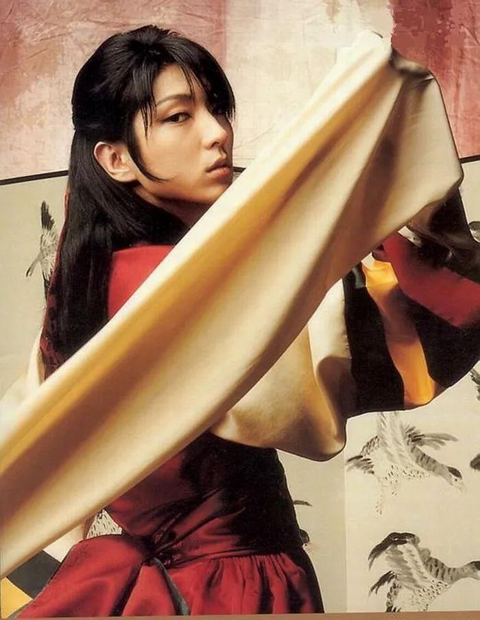  变态|38岁花美男鼻祖演“变态”出圈：那个比女人还美的他，又回来了