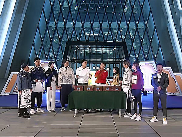  敬业|跑男：当节目组赞扬李晨敬业时，谁注意到陈赫的表情？太心酸了