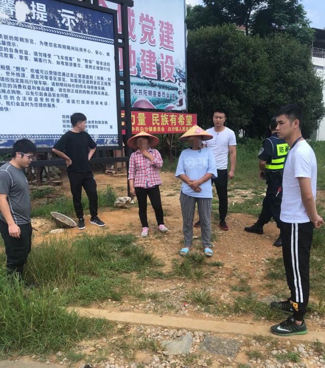 助推|劝导文明养犬，规范旅游秩序，阳朔公安助推创城在行动！