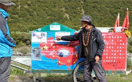 天下第一|“天下第一疯”谢建光35年拉板车徒步30万公里,59岁终客死异乡!