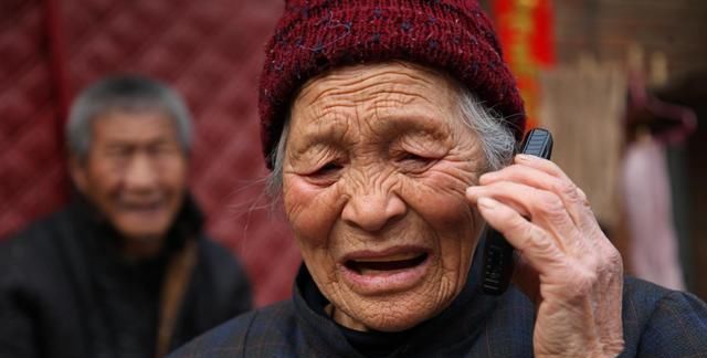 女儿|儿子再啃老也比生女儿强！老一辈发言被喷，给出的解释太现实