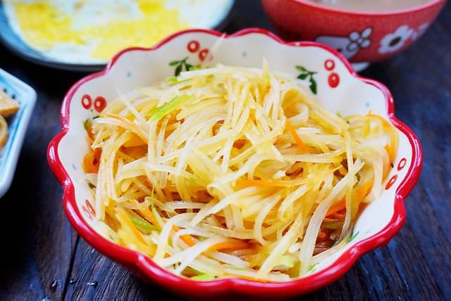  搭配|晒晒一家三口的早餐，花样搭配不将就，营养美味，网友：勤快妈妈