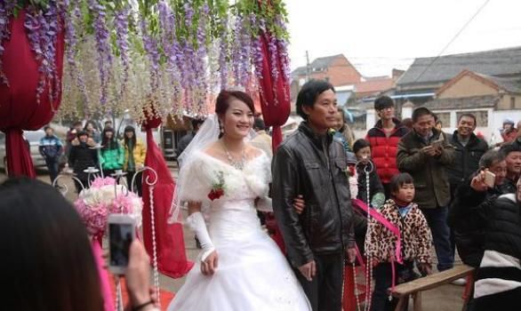 香饽饽|农村娶媳妇有两条捷径,以往被人嫌弃,现在却成香饽饽,为啥?