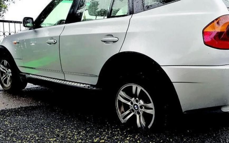  打电话|宝马乱停打电话还不挪车，包工头怒了，既然想停让你停个够