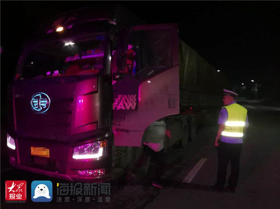  超载车辆|隧道布好“口袋阵” 博山交警将7辆“祸车”一网打尽