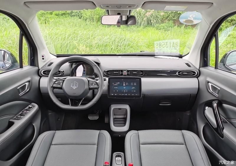 T03|6万多买辆续航400公里以上的电动车，零跑T03是合适的代步工具？