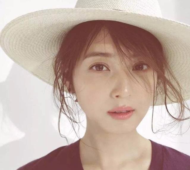  希太|比起渡边杏佐佐木希太卑微了，配合老公露面秀恩爱真不嫌脏？