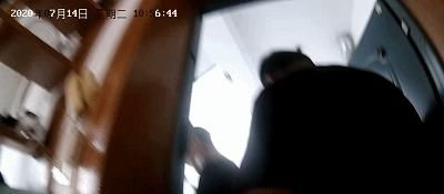  拍下|准女婿在丈母娘家被拍下可耻举动 赔了夫人又折兵