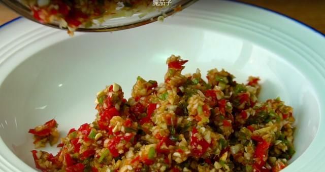  不坏|8块钱买5斤茄子，放罐子里，保存一年都不坏，一小碟能吃2碗饭