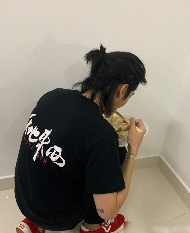 吴亦凡|关于吴亦凡:不仅感谢这大碗面条,还感谢蔡徐坤