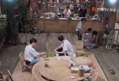 湖南卫视|继黄晓明后,《向往的生活》又迎来最能干的嘉宾,却遭到黄磊冷落