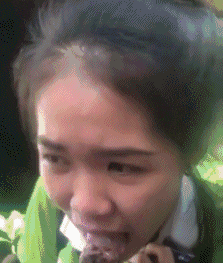 趣图|搞笑GIF趣图:没事我就出去溜溜,让这几个鸡仔羡慕嫉妒恨