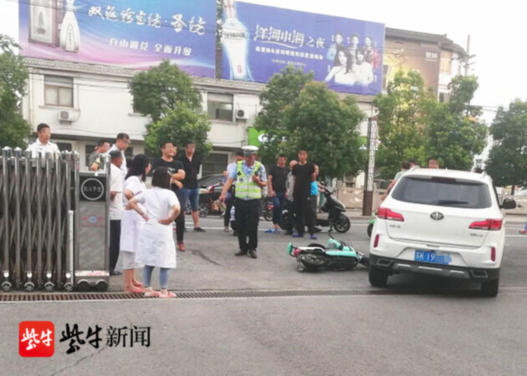  男子|男子去取体检报告，在医院门口被撞，直接住院治疗