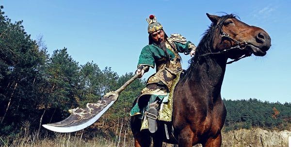 交手|三国有一人武艺不输张辽,张飞不跟他交手,打败关羽后功成名就