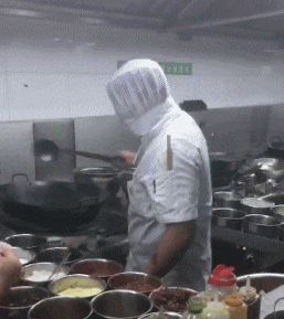 段子|搞笑GIF段子：老婆，你这笑容我看发慌，有啥你就直说吧