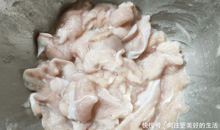  放进去|入秋后，牛羊肉靠边站，多给家人吃此肉，酸辣爽口，太好吃了