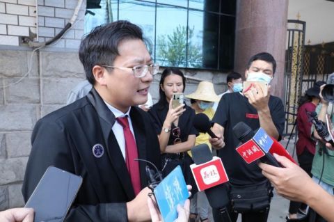 抱错|壹现场丨“错换人生28年”案开庭“抱错”和“患癌”成为争议焦点