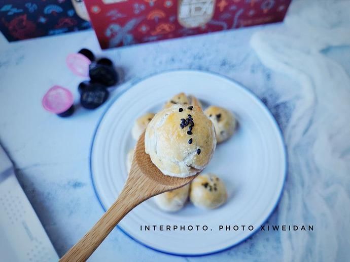  出炉|解锁手抓饼新吃法，做点心特省力，15分钟就出炉，孩子围着盘子转