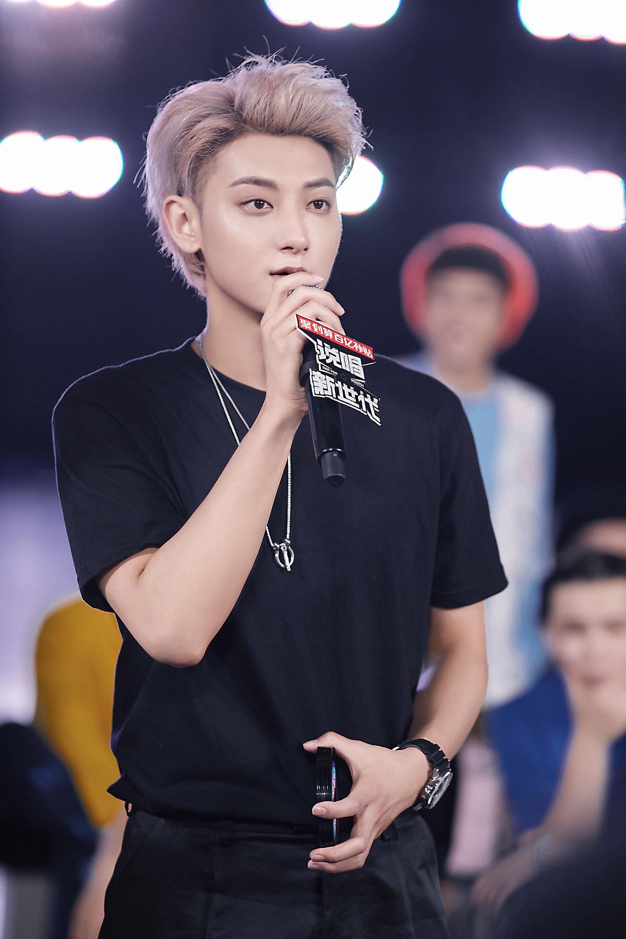 节目|黄子韬《说唱新世代》公正坦率主理人露老板暖心瞬间