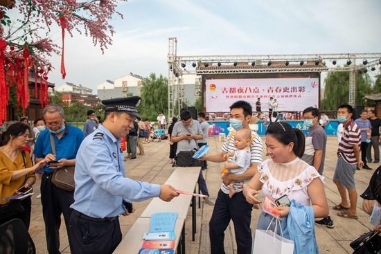 活动|“古都夜八点·青春更出彩”活动在洛邑古城举行