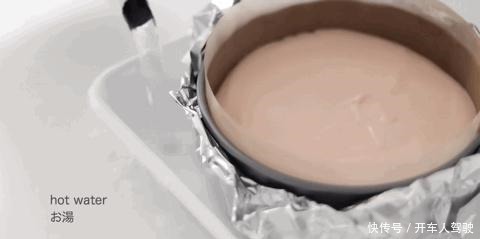 草莓|焙趣私房爆品日销300个的三重草莓芝士蛋糕,这个配方太赞了!