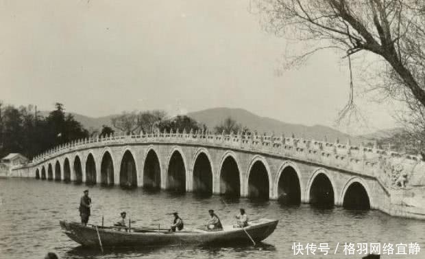 老爷|清朝老照片：穷人家的娃娃睡觉“抱猪”取暖，老爷一妻六个小妾