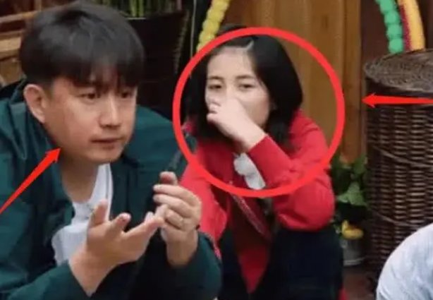  素质|《向往的生活》最没素质嘉宾，当众抽烟惹人烦，黄磊无视妹妹捂鼻