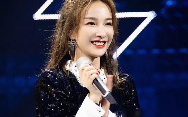  谢娜|吴昕的改变，《快本》秒回原形，何炅忍不住怒吼，和谢娜差距明显