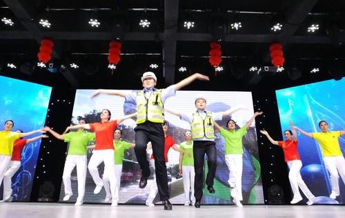 知识|“最美出行”广场舞普及交通安全知识
