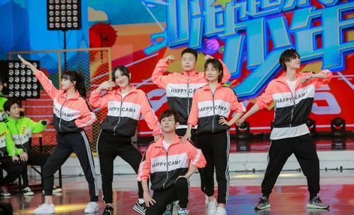  何老师|“快乐大本营”的舞台上，没有存在感的不是吴昕和海涛，而是他