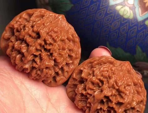  满天星核桃|天热就多盘满天星，越冷就要多盘白狮子