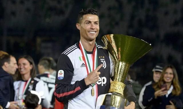 超级|购置6600万超级跑车，仅仅一个月工资而已，C罗海陆空壕到没朋友