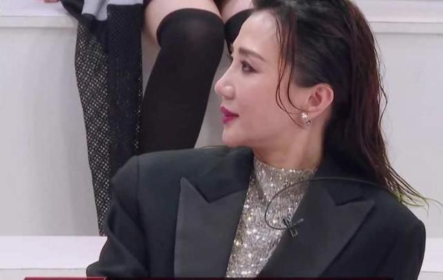  连吴昕|在《乘风破浪》里没有存在感？一个人吃饭，连吴昕对她也不了解