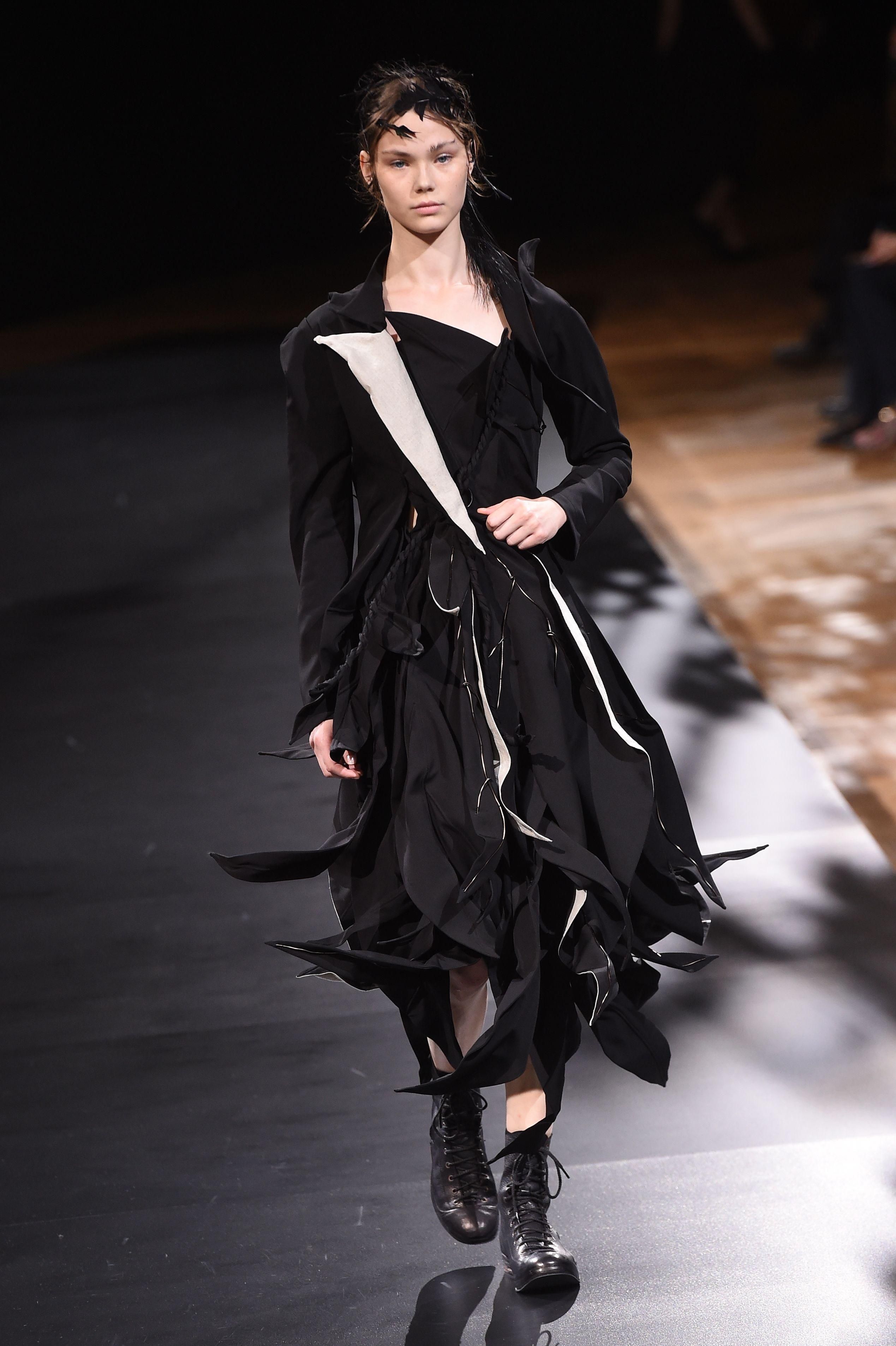  春夏|巴黎时装周：山本耀司发布春夏新品成衣