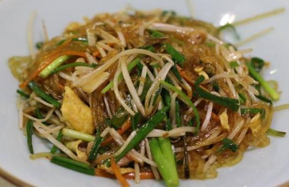 饭店|炒粉条时,不要泡软就下锅炒,学会大厨这1招,粉条劲道又入味