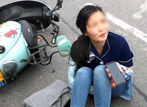  询问|女子骑电动车出车祸，当场就失忆了，询问交警：我在哪里？