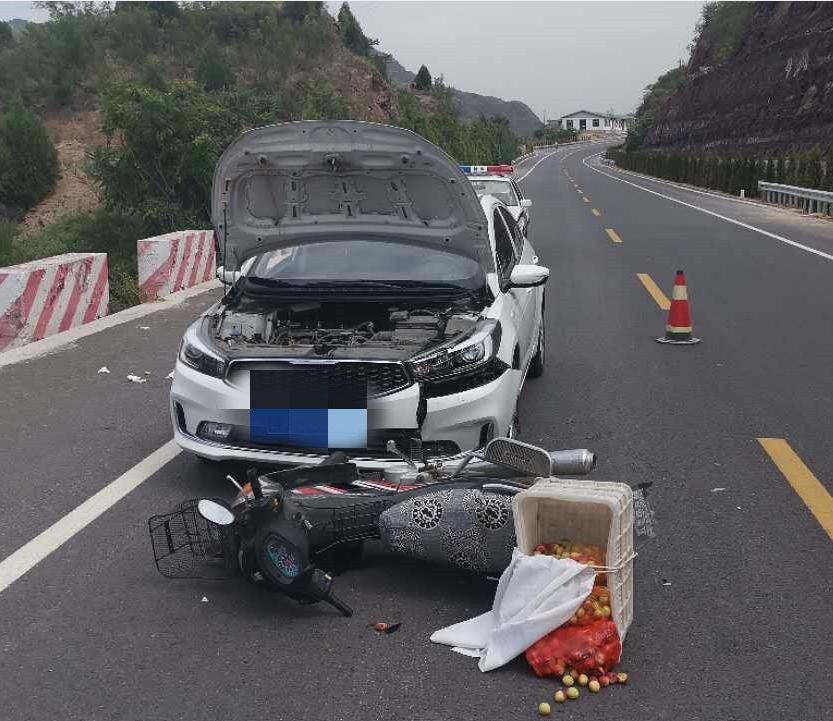  身亡|有点冤！309国道一摩托与小车相撞！摩托车乘坐人身亡！！