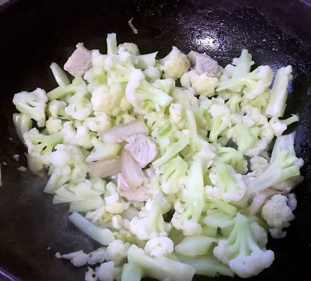 儿子|花菜就这样吃,夏天清淡还有营养,我儿子点名要吃的菜